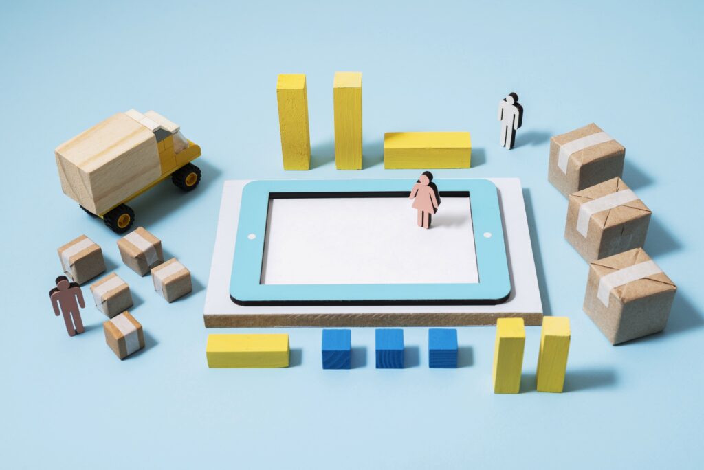 Logistik Management mit Paketen, Lkw und digitaler Planung